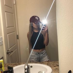 Meet your Posher, Leslie